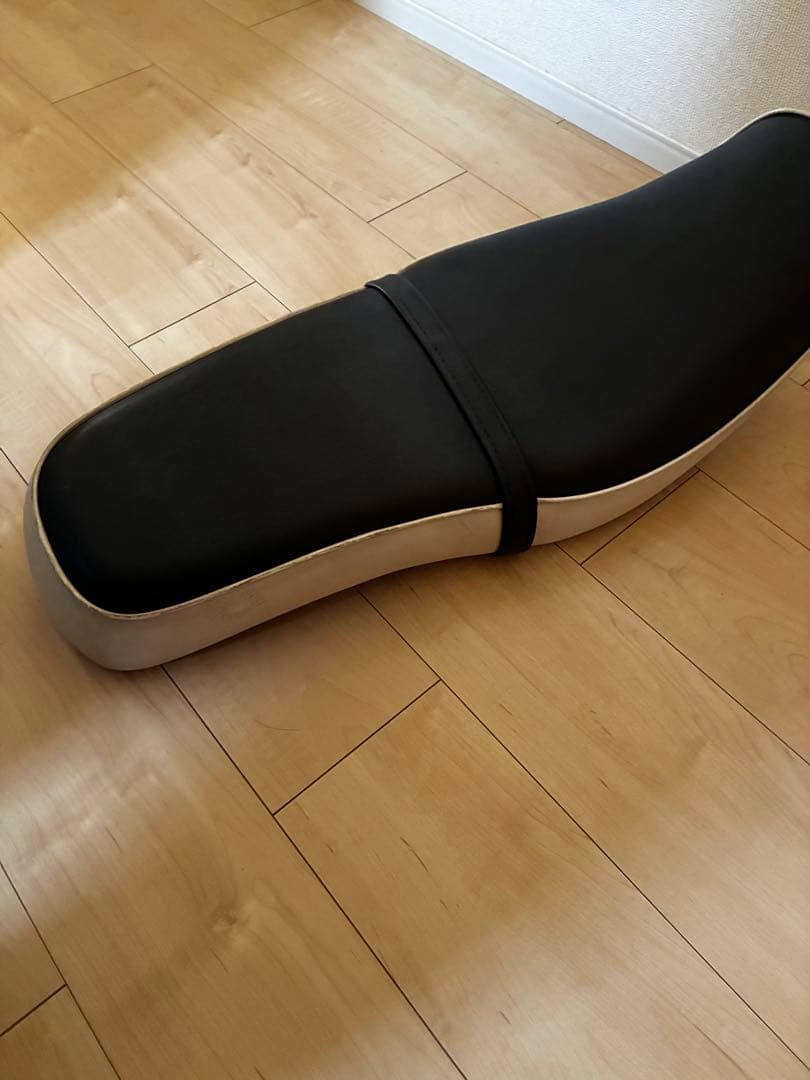 エストレヤ RS 純正シート