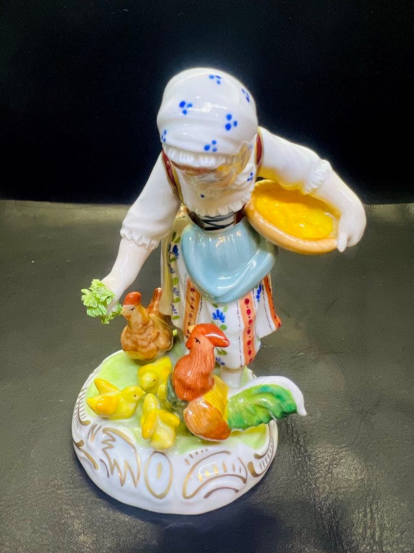 農婦 鶏 陶器 フィギュリン