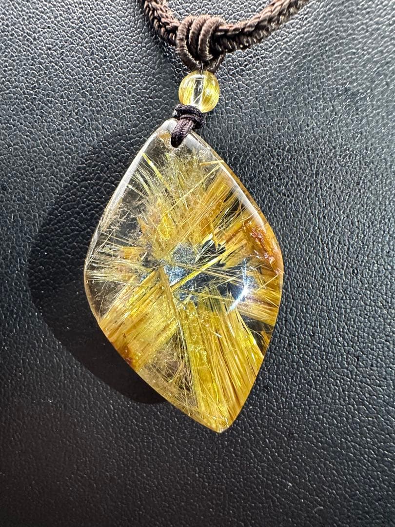 ルチルクォーツ リーフ型ペンダントネックレス