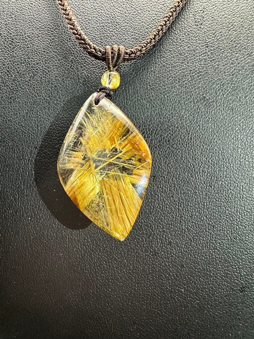 ルチルクォーツ リーフ型ペンダントネックレス