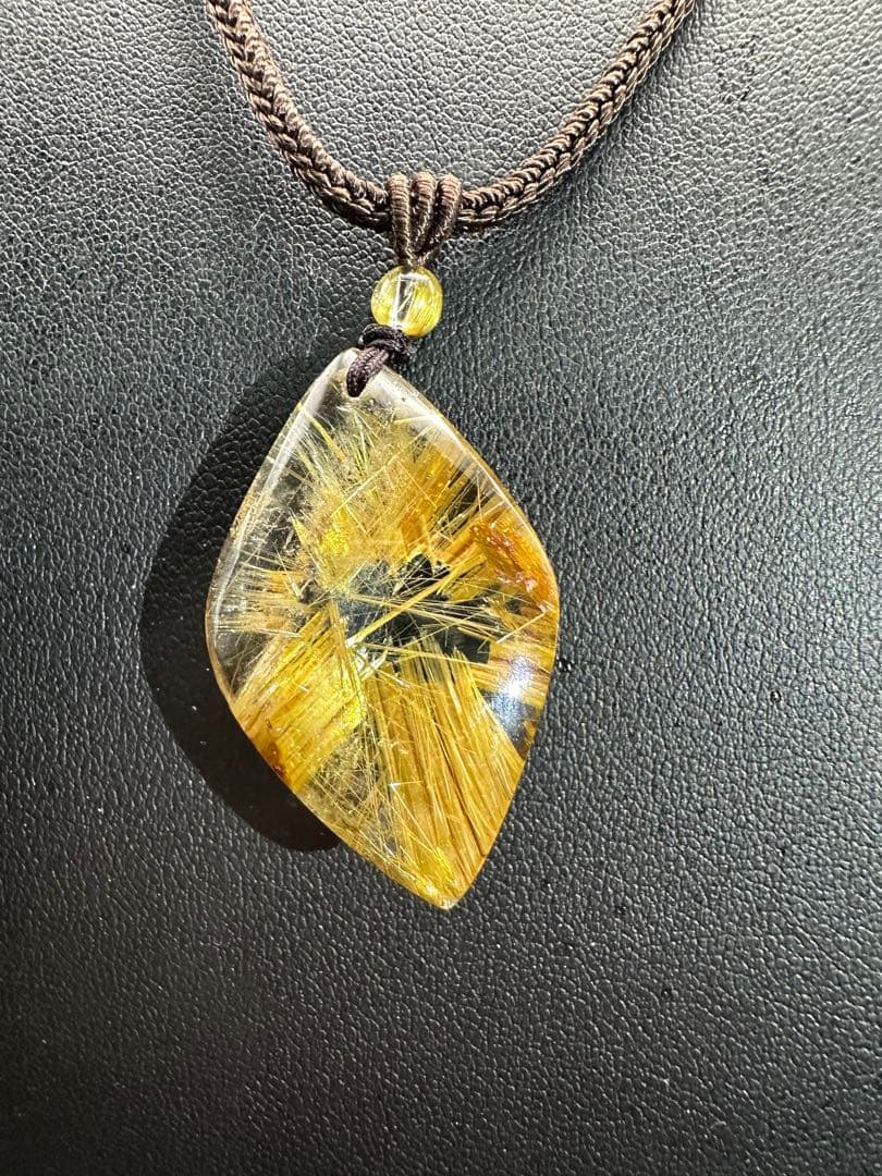 ルチルクォーツ リーフ型ペンダントネックレス