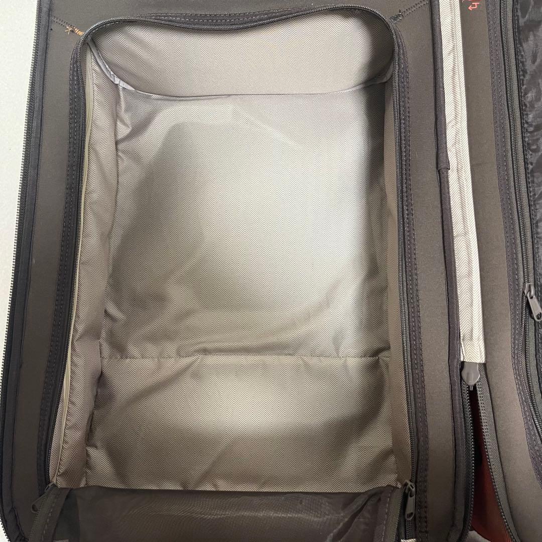 BURTON ウィーリーダブルデッキ キャリー スーツケース 86L バッグ