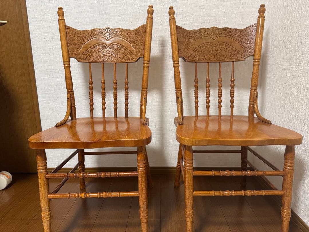 アンティーク木製チェア（一脚のみ） ウィンザーチェア　彫刻入り