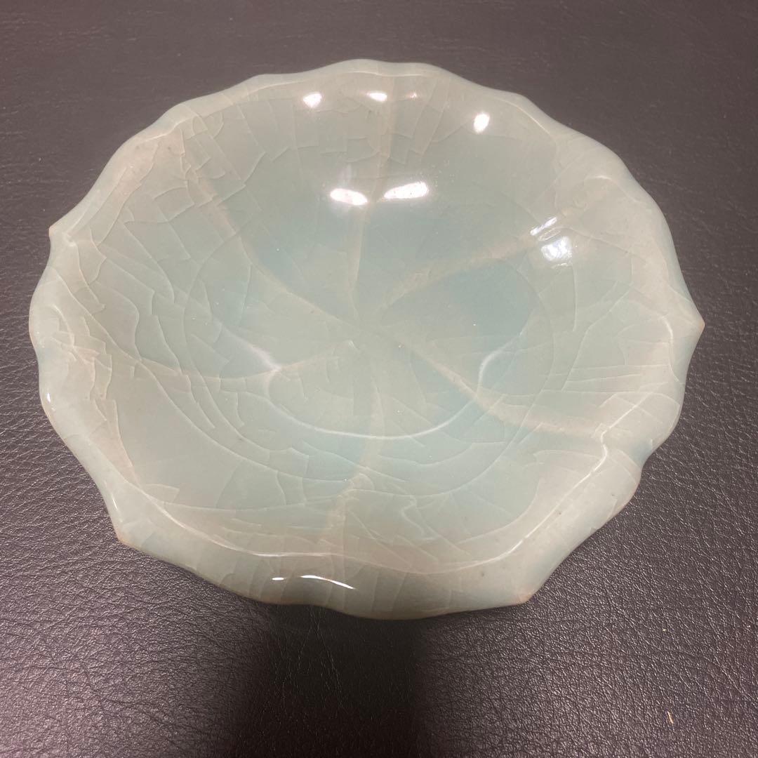 青白磁　三越　花模様