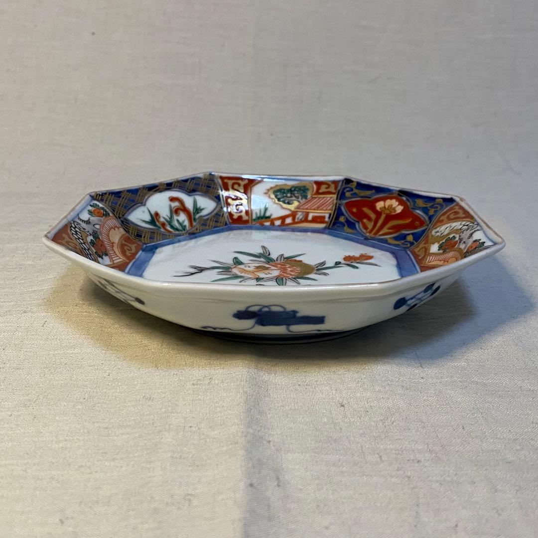 伊万里　古伊万里　八角皿　色絵　金襴手　花の図
