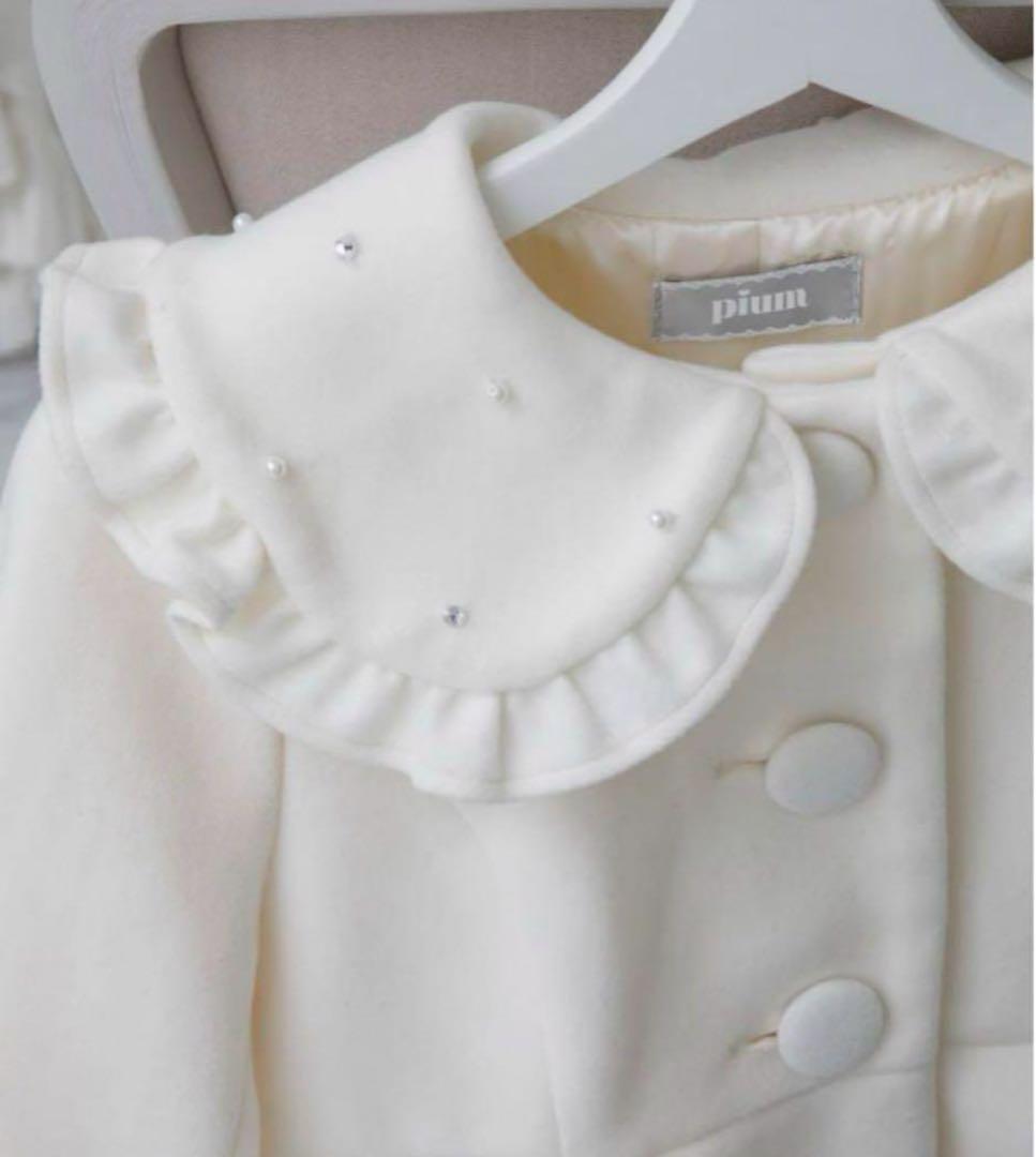 pium ビジューカラードーリーフレアコート ホワイト 白