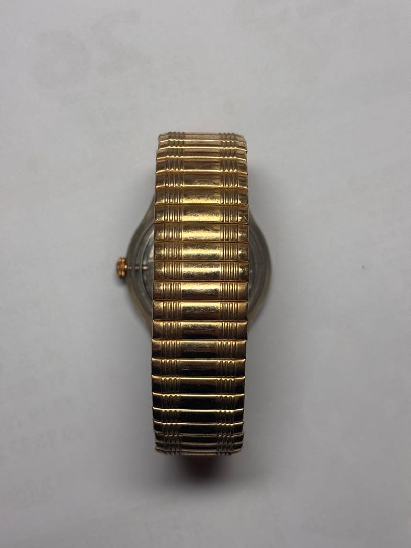 Swatch 赤色ダイヤル 金属ベルト 時計