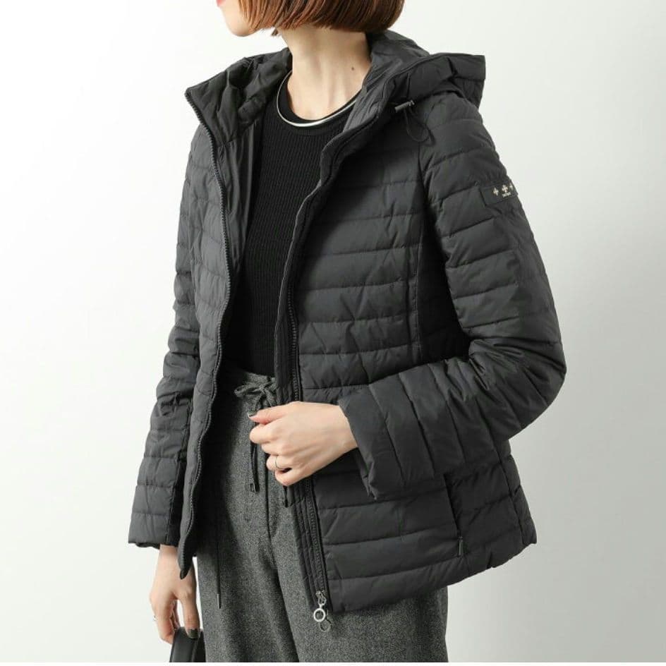 TATRAS ブラック ダウンジャケット HAAVハーブフード付き大きめ4サイズ