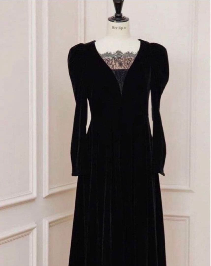 ワンピース Herlipto Royce Velour Long Dress