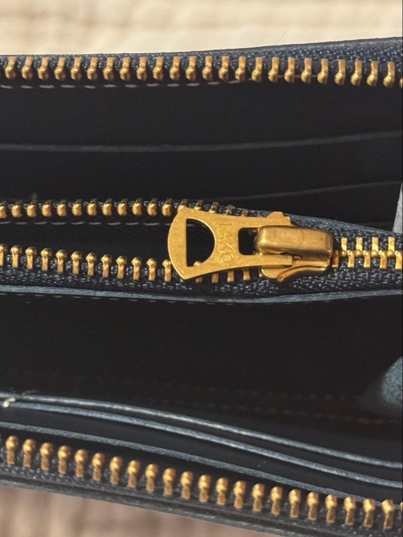 美品 革蛸 謹製 ラウンドジップ長財布 ネイビー