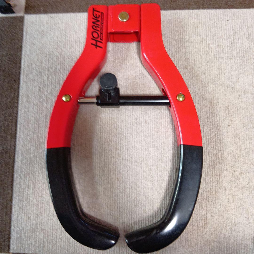 HORNET タイヤロック 赤/黒 　鍵2本