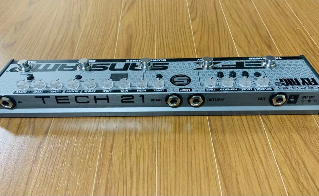 ギター TECH21 FLY RIG 5 V2