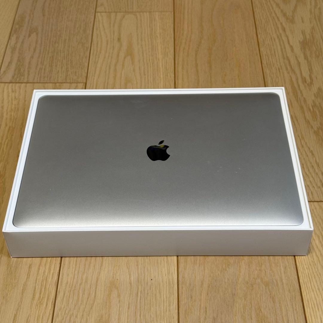 MacBook本体 MacBook Pro (15-inch, 2016, Radeon Pro)