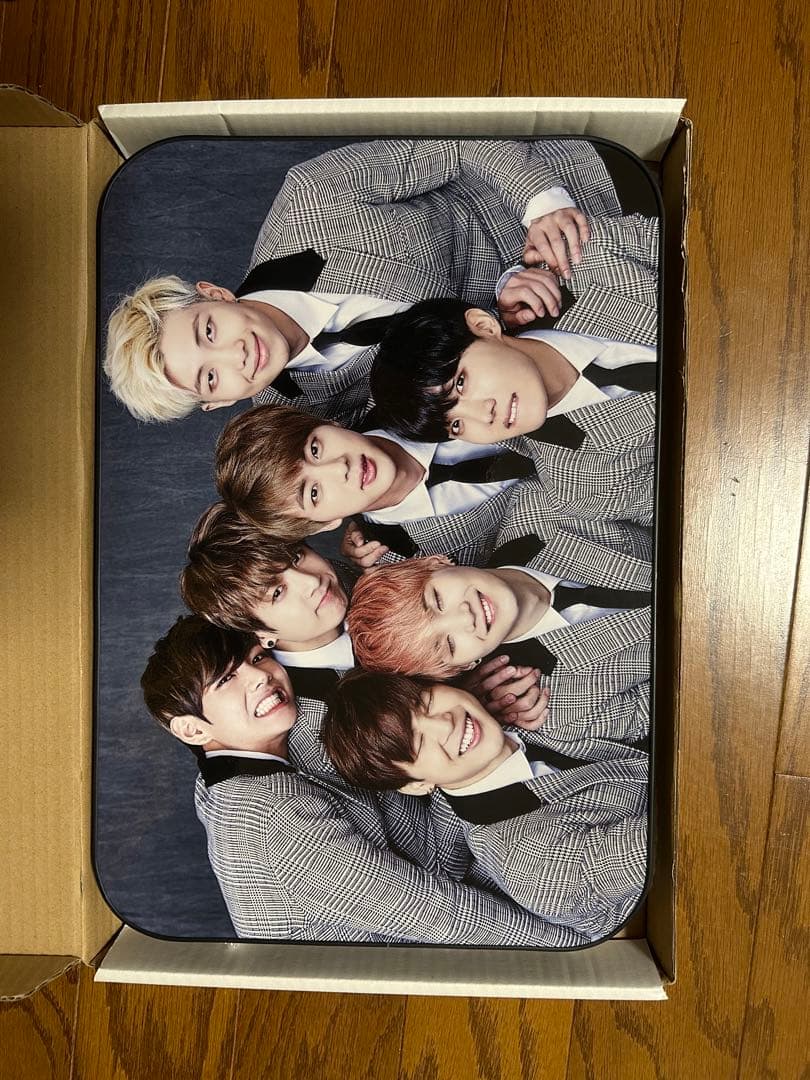 BTS 折りたたみテーブル