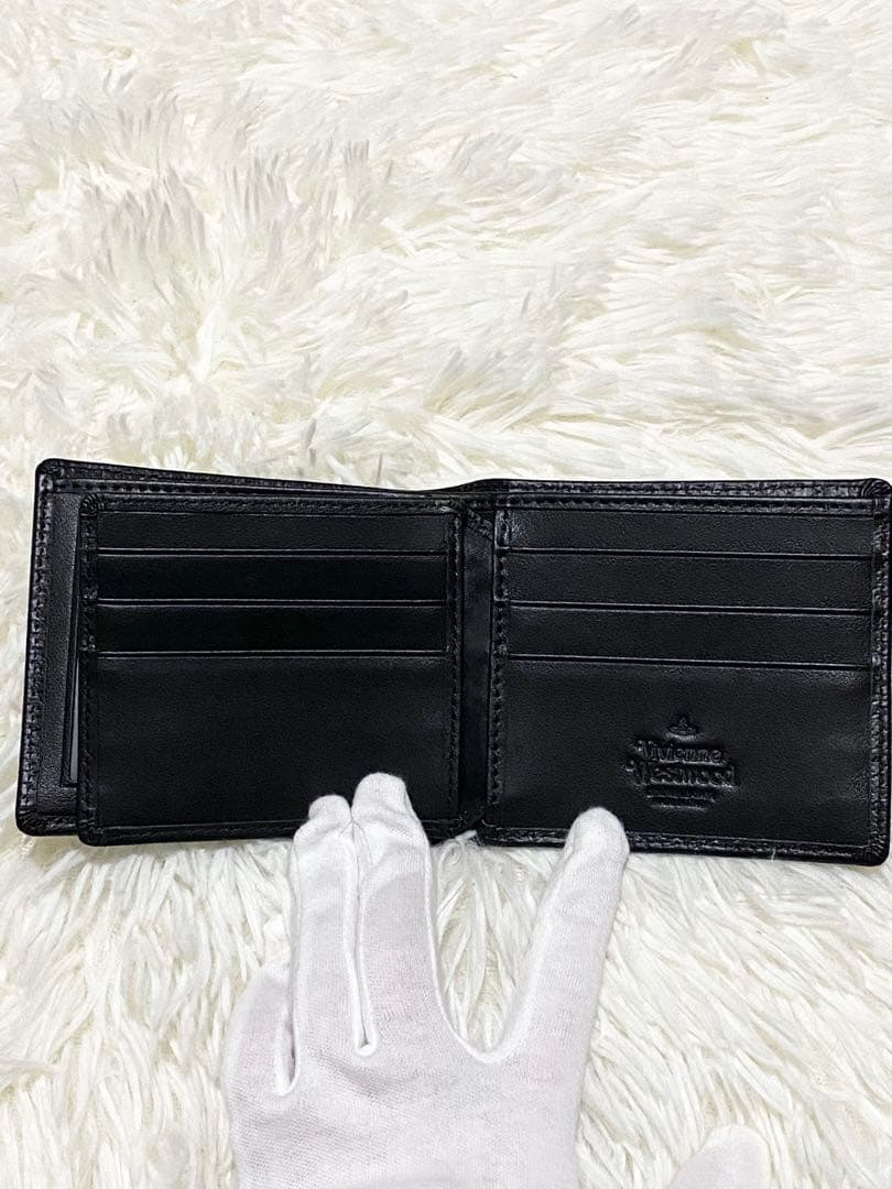 大人気⭐︎ヴィヴィアンウエストウッド 二つ折財布