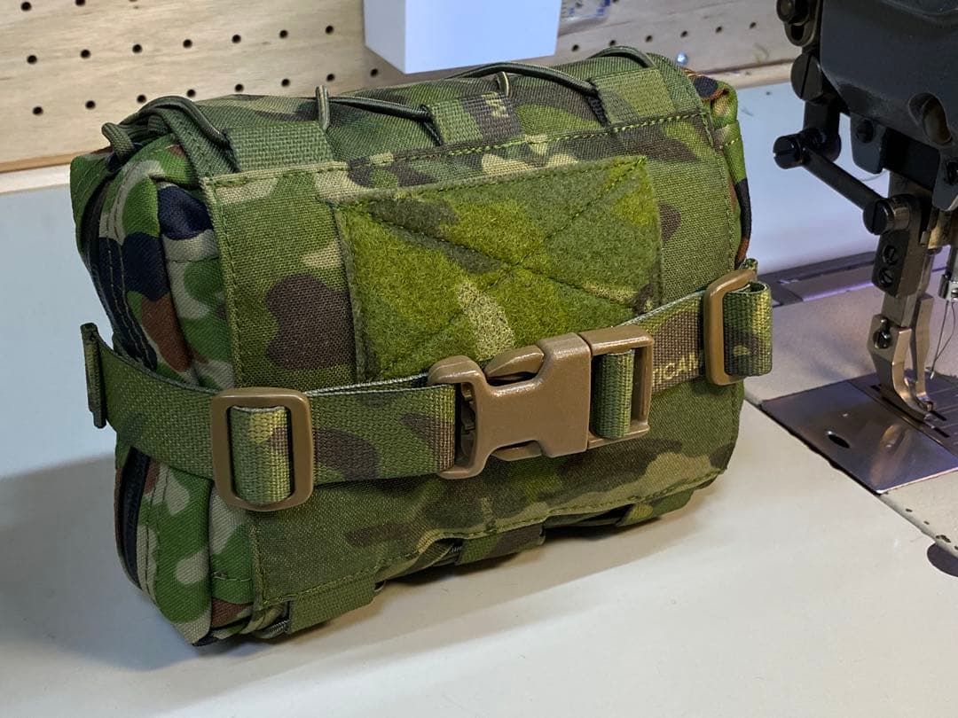 陸自救急品袋　ブローアウトキット　マルチカムトロピック