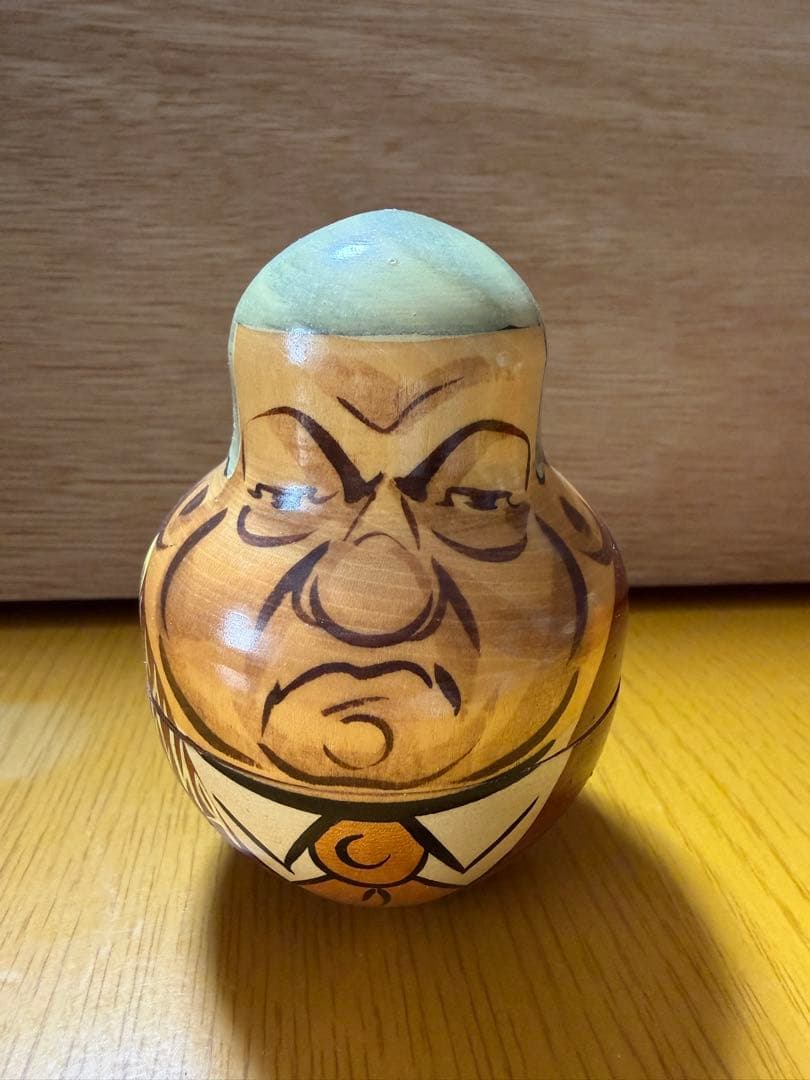 政治家デザインの木製マトリョーシカ