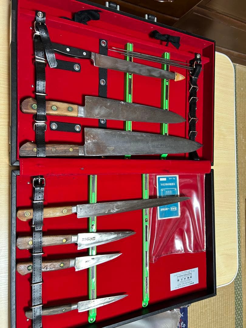 調理師の方必見、最高級スーパーマグネットケース、包丁7本