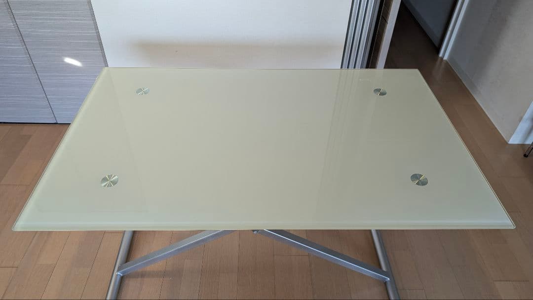 ニトリガラス昇降テーブル　ダイニングテーブル