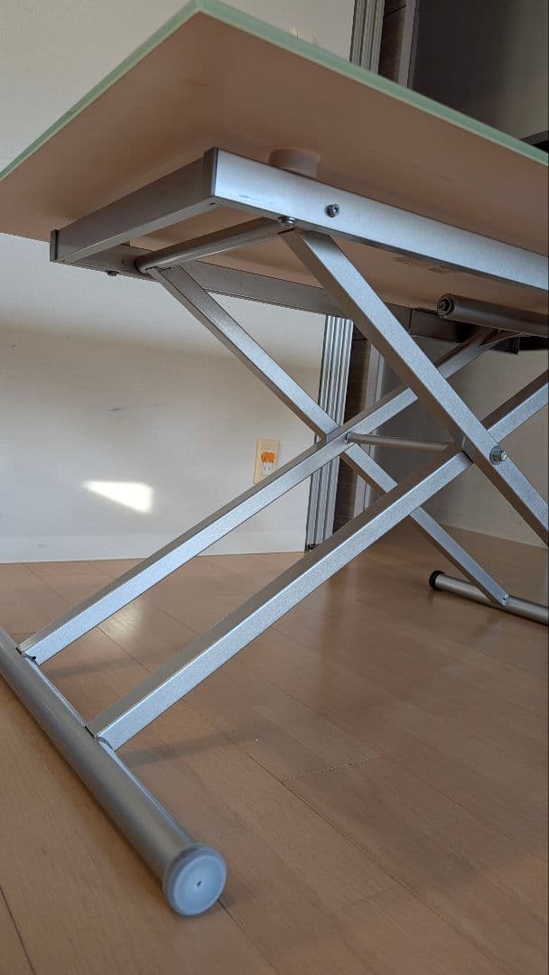 ニトリガラス昇降テーブル　ダイニングテーブル