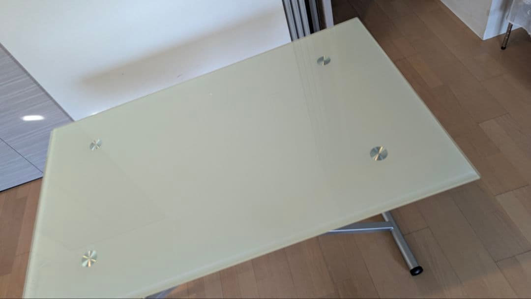 ニトリガラス昇降テーブル　ダイニングテーブル