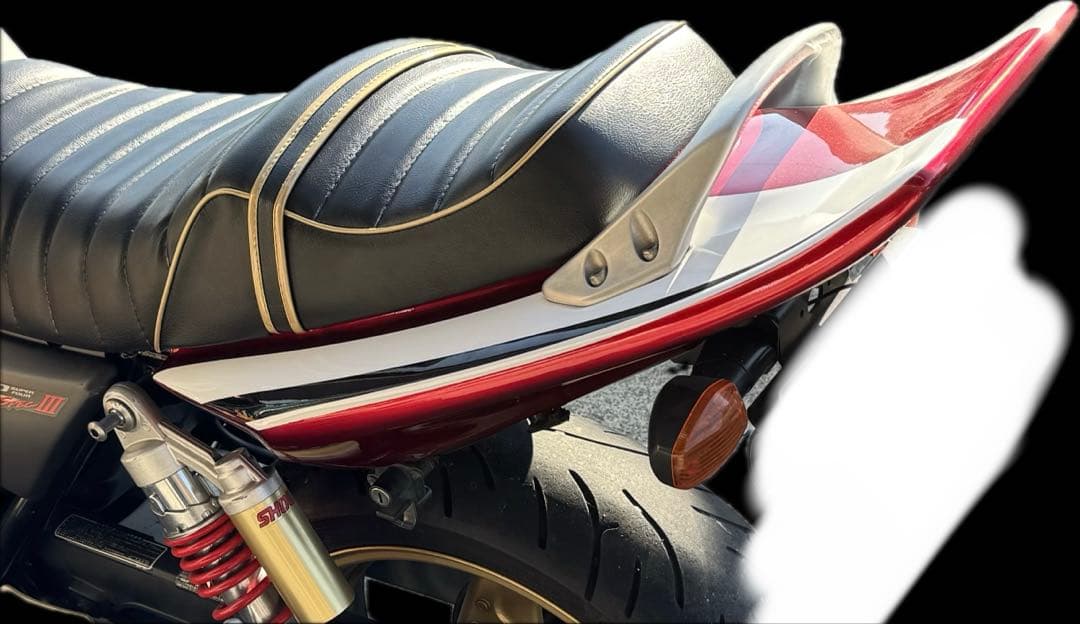 即日発送　cb400sf テールカウル　nc39 nc42 ハネテール　穴なし