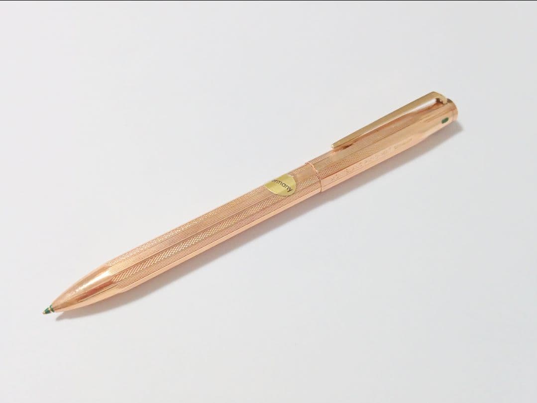 MONT BLANC 4色ボールペン ノック式 ゴールド本体