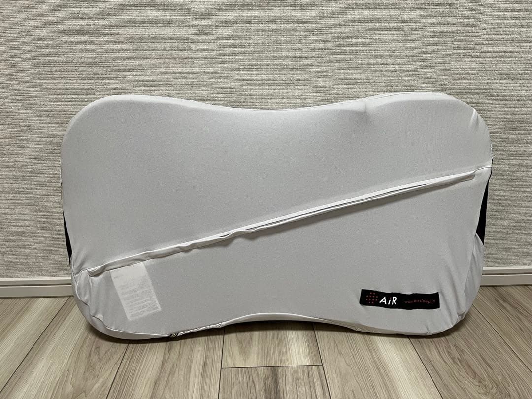 西川　エアー4D ピロー Low 枕