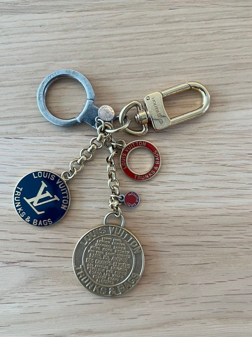 ルイヴィトン バッグチャーム LV