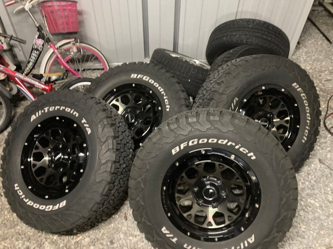 BFGoodrich All-Terrain T/A 17インチタイヤ