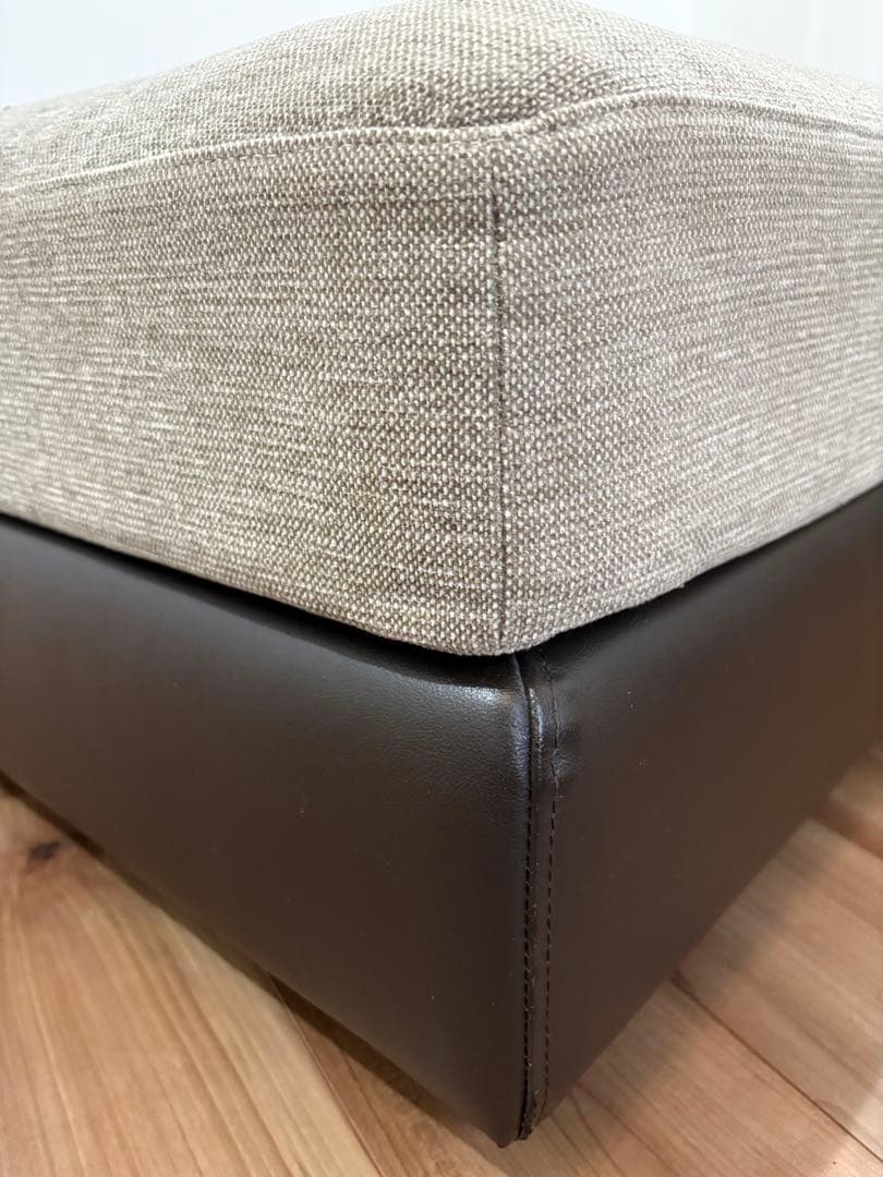 オットマン/スツール/ベージュ/本革/レザー/ファブリック/バネ/座面フェザー入