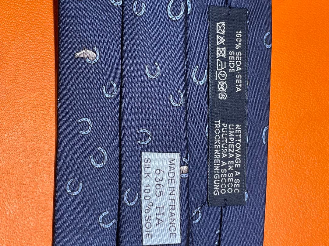【新品未使用】HERMES ネイビー 馬の蹄模様 ネクタイ　成人式向け