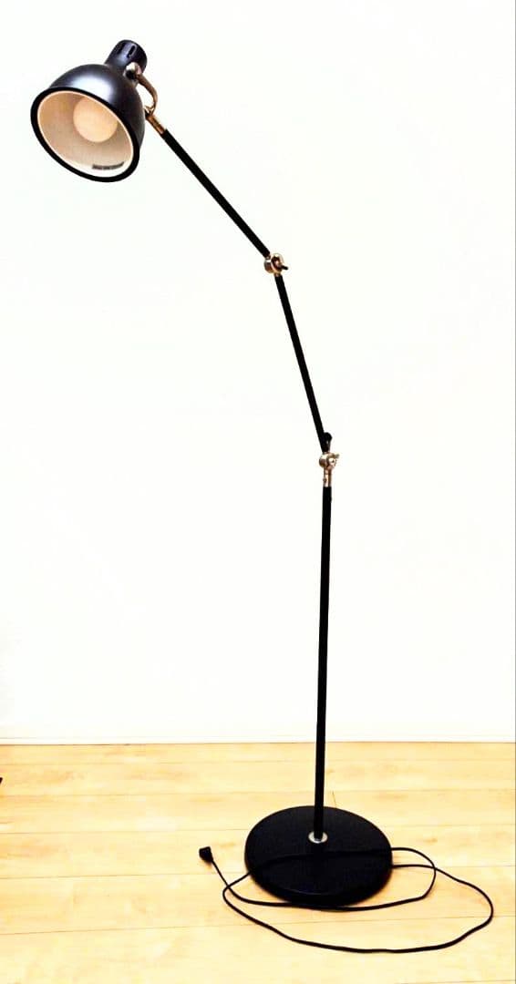 IKEA AROD アロードフロアランプ　ブラック