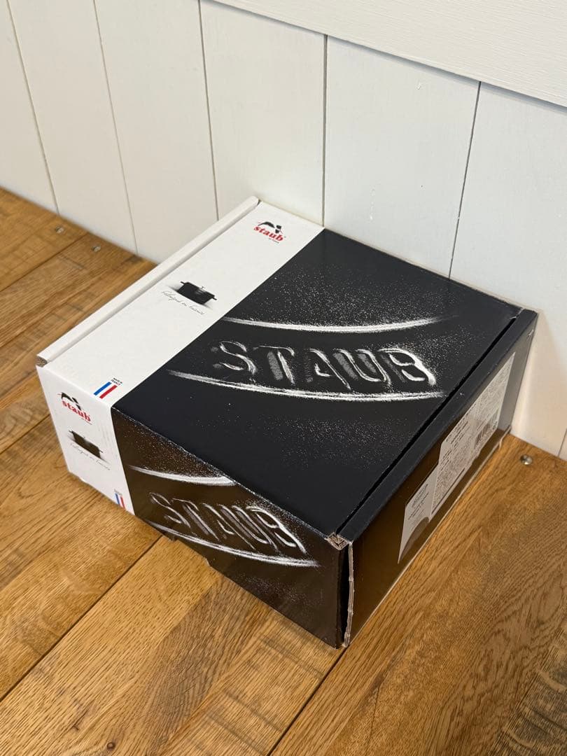 新品ストウブ ピコ・ココット ラウンド グレー 18cm 40509-484