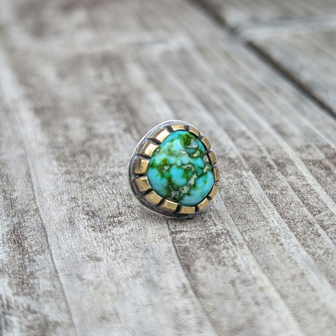 ハンドメイドのターコイズピアス　片耳用　インディアンジュエリー風