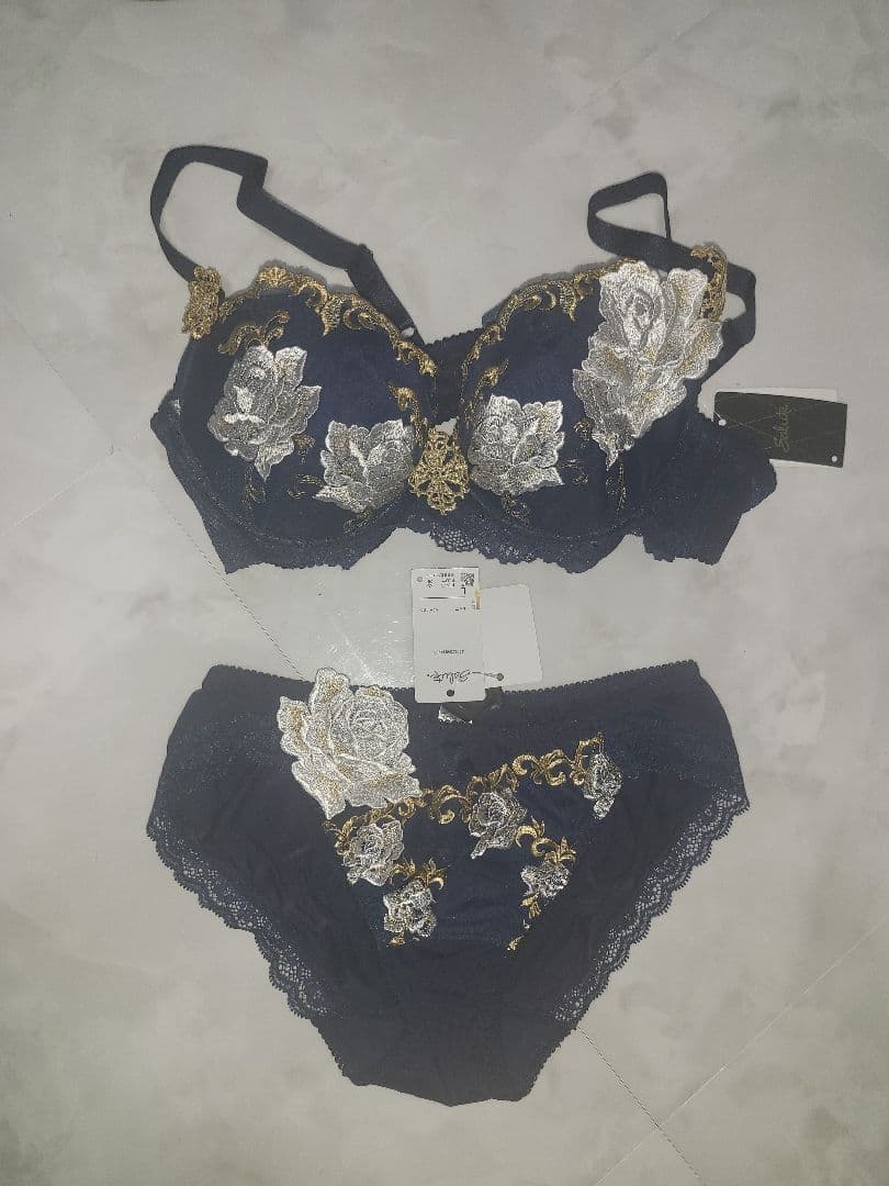 ベルサイユのばら サルート コラボ 下着 D80