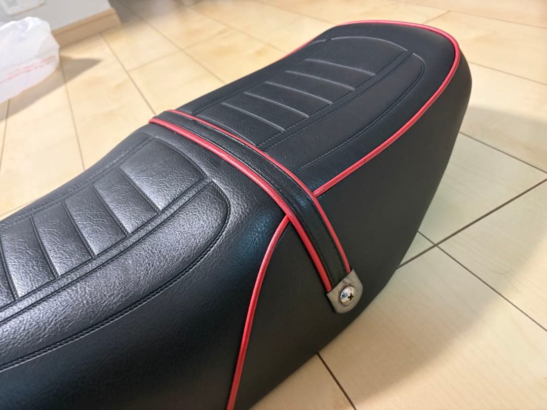 Kawasaki ZRX400シート ブラック/レッド