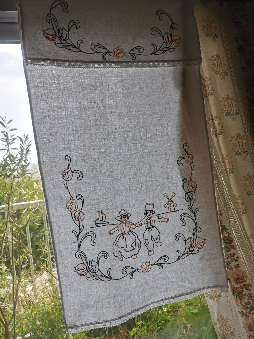 アンティーク オランダ 子供＆チューリップ色糸刺繍クロス ドアカーテン 幕パネル