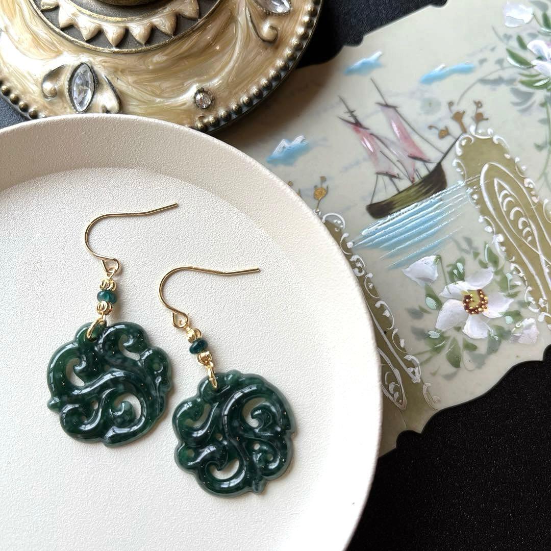 Kaya様✴︎希少グアテマラ産翡翠カービング＊チャームorネックレス