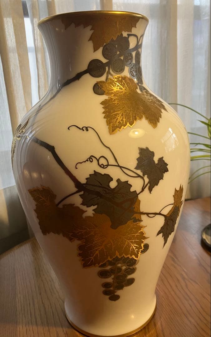 大倉陶器　金蝕ぶどう　花器　36㎝