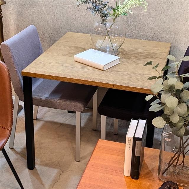 SIEVEのKarla（カーラ）ダイニングテーブル