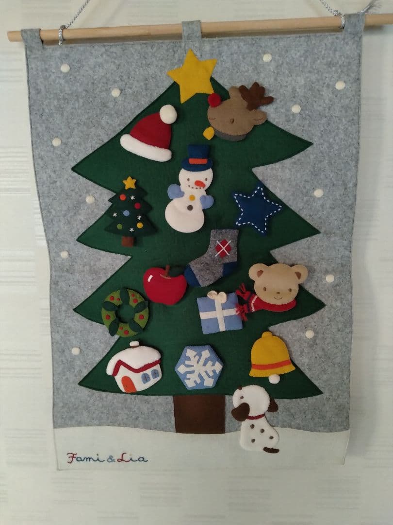 ファミリア　familiar　クリスマスタペストリー
