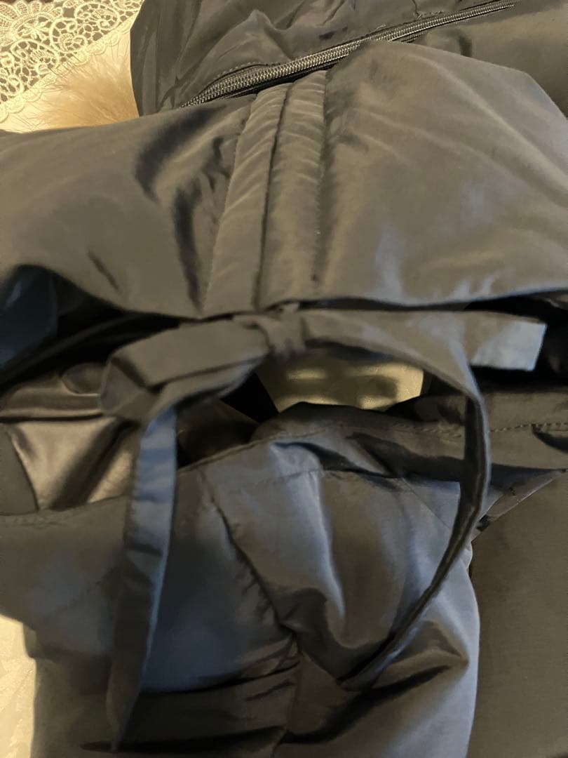 インゲボルグ　ファー付きブラックダウンベスト