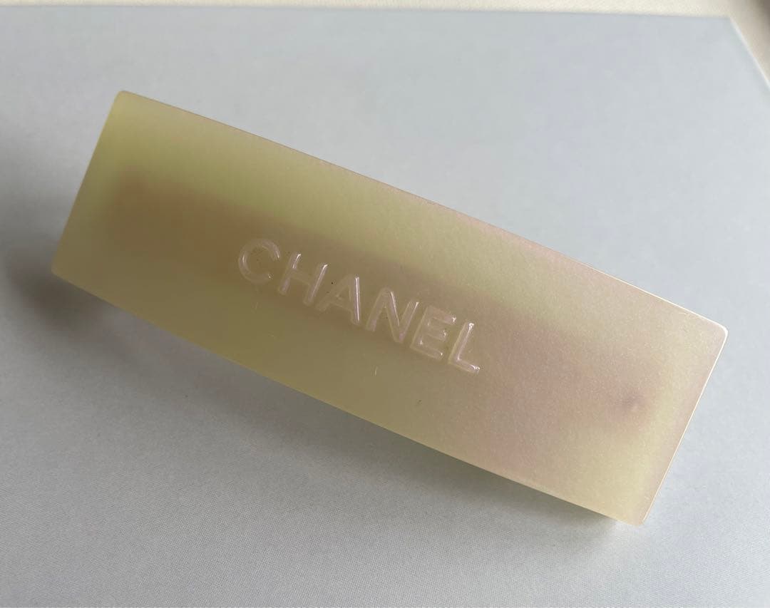 CHANEL ロゴバレッタ