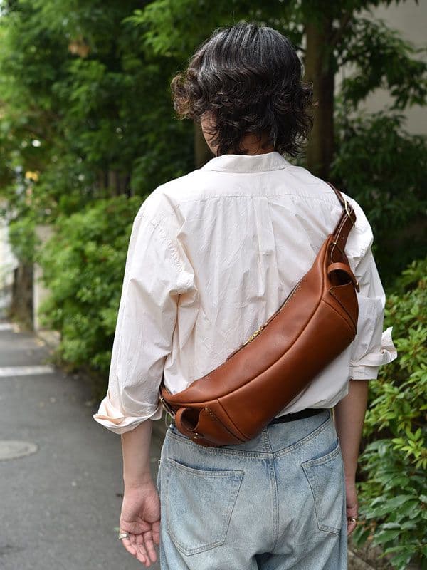 HERZ ヘルツ レザー ボディバッグ ブラウン