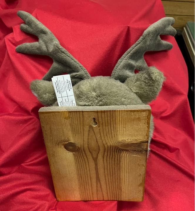 UESD 壁掛けインテリア　鹿のぬいぐるみ