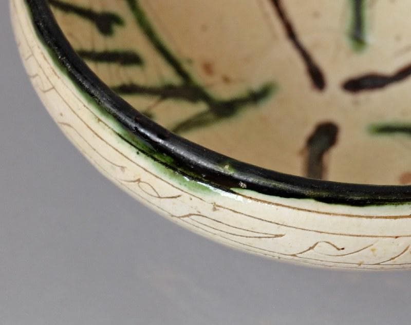 ☆☆☆イスラム陶☆二彩・線刻の花文の鉢