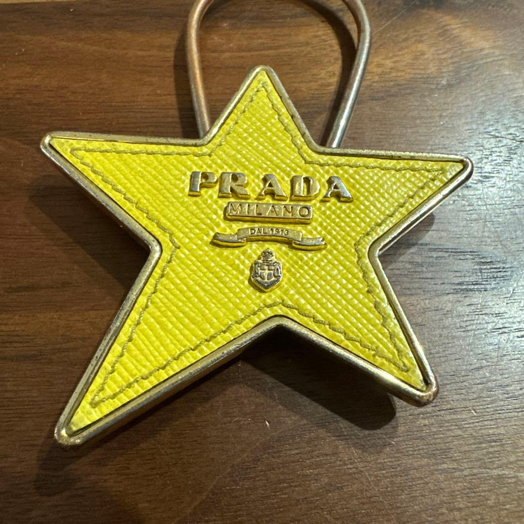 PRADA プラダ キーリング スター 星形 キーチェーン キーケース