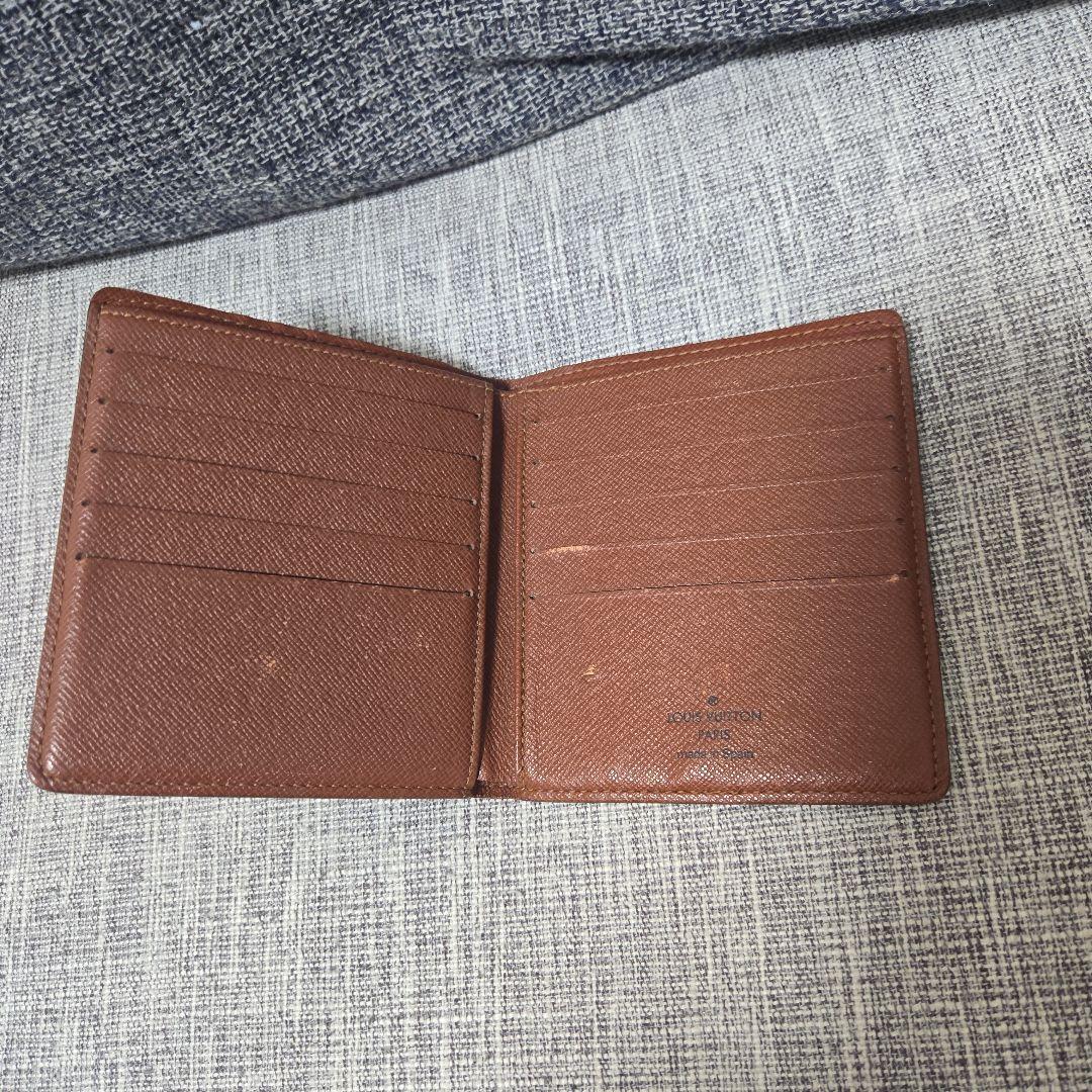 ルイヴィトン二つ折り財布