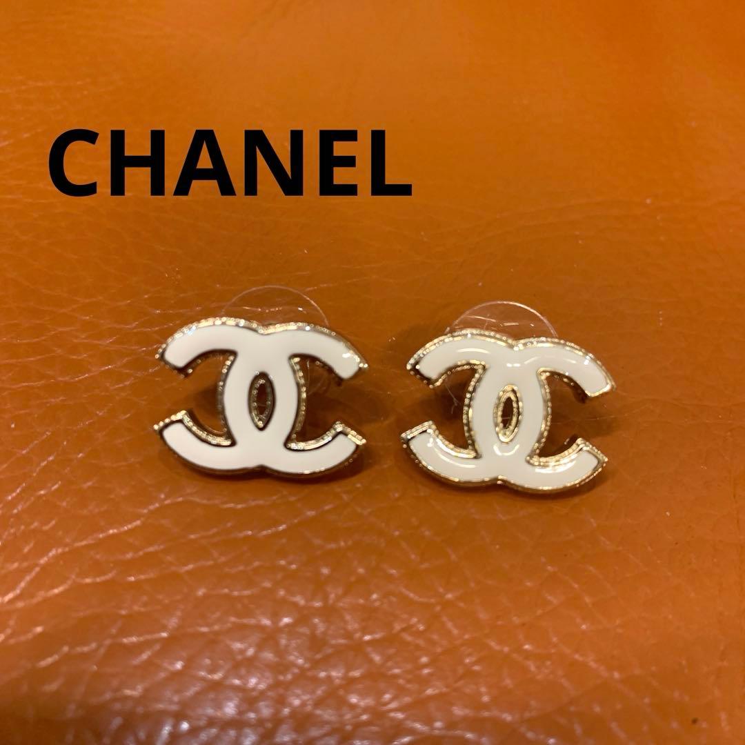 CHANEL シャネル　ココマーク ピアス